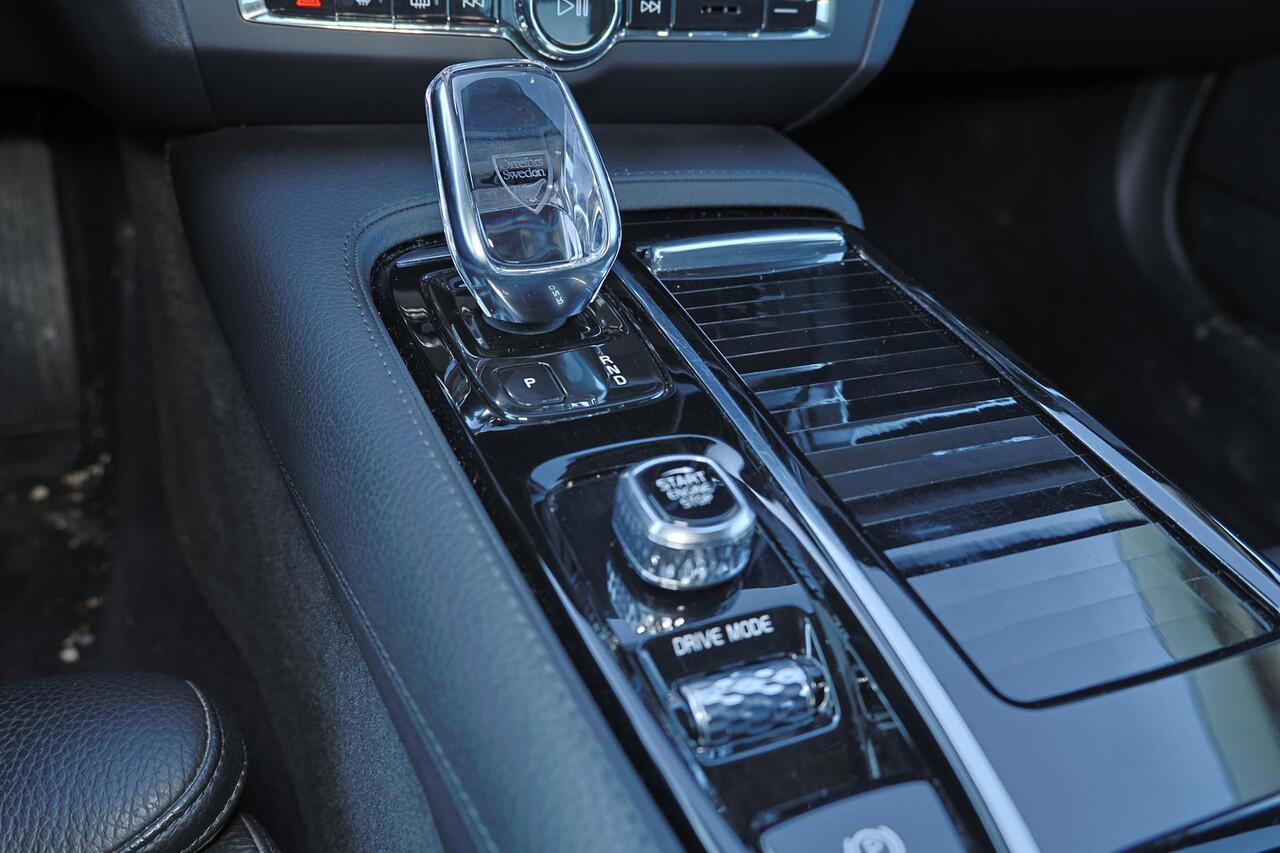 Volvo V90 T6 AWD Inscription - IntelliSafe Assist & Surround - Harman/Kardon audio - Adaptieve LED koplampen - Parkeercamera achter - Verwarmde voorstoelen, stuur & achterbank - Parkeersensoren voor & achter - Elektr. bedienb. voorstoelen met geheugen - Standkachel