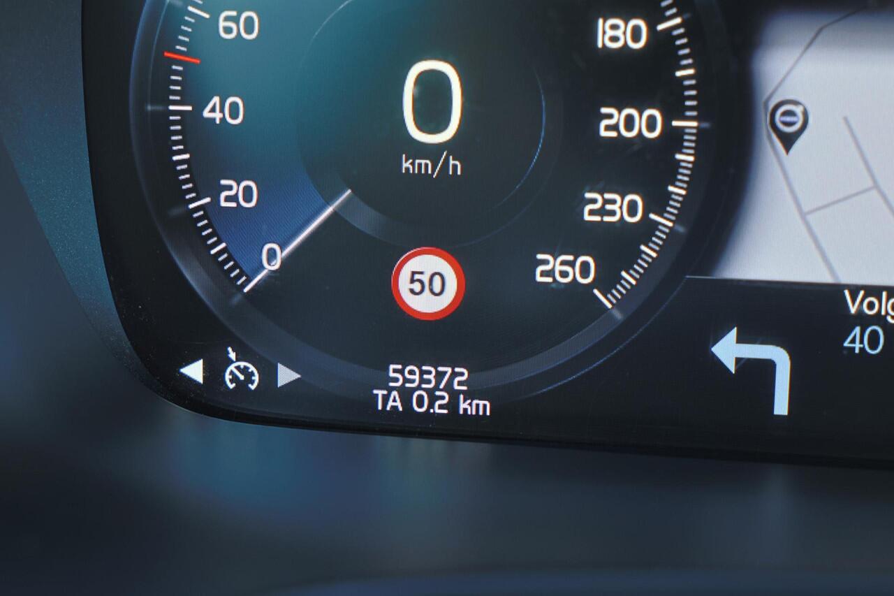 Volvo V90 T6 AWD Inscription - IntelliSafe Assist & Surround - Harman/Kardon audio - Adaptieve LED koplampen - Parkeercamera achter - Verwarmde voorstoelen, stuur & achterbank - Parkeersensoren voor & achter - Elektr. bedienb. voorstoelen met geheugen - Standkachel