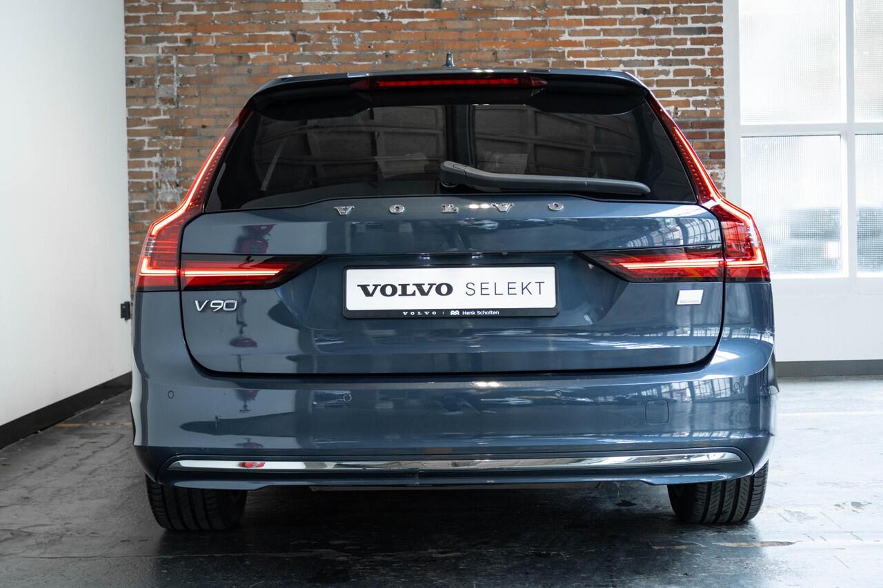 Volvo V90 T8 Automaat AWD Inscription | Panoramadak| Interieur Voorverwarming| Electrisch Bedienbare Voorstoelen| Adaptieve Cruise Control| Blind Spot | Semi Electrische Trekhaak| Alarmklasse 3| Parkeer Camera.