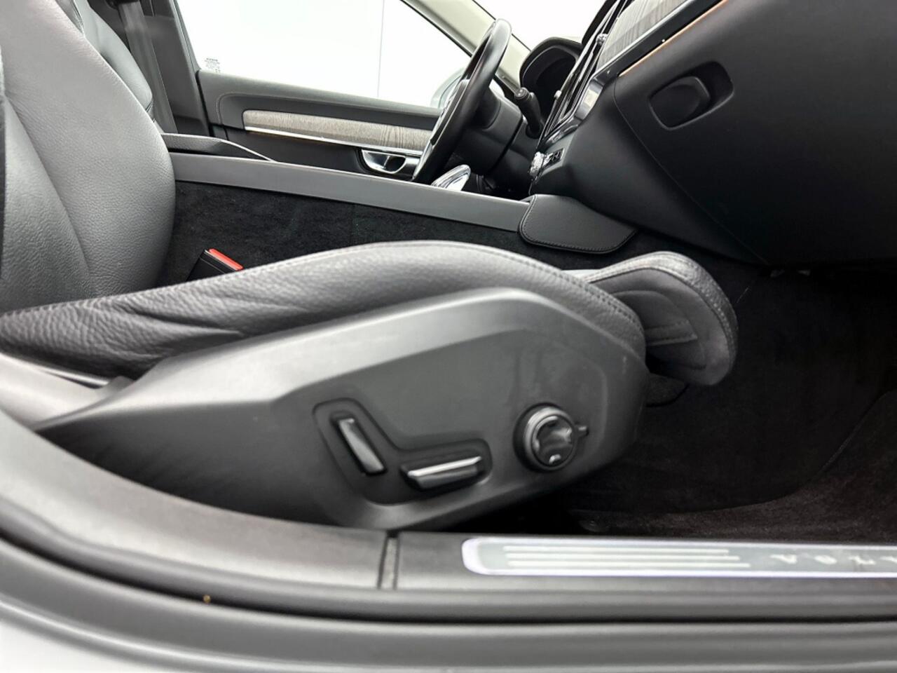 Volvo V90 B4 Inscription | Panoramadak | 360º Camera | Trekhaak |