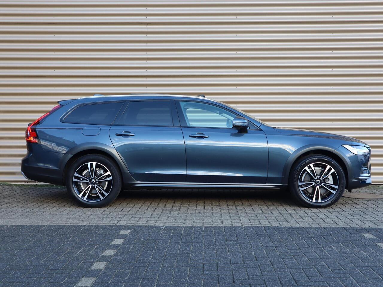 Volvo V90 Cross Country 2.0 B5 AWD Pro | Schuifdak | Trekhaak