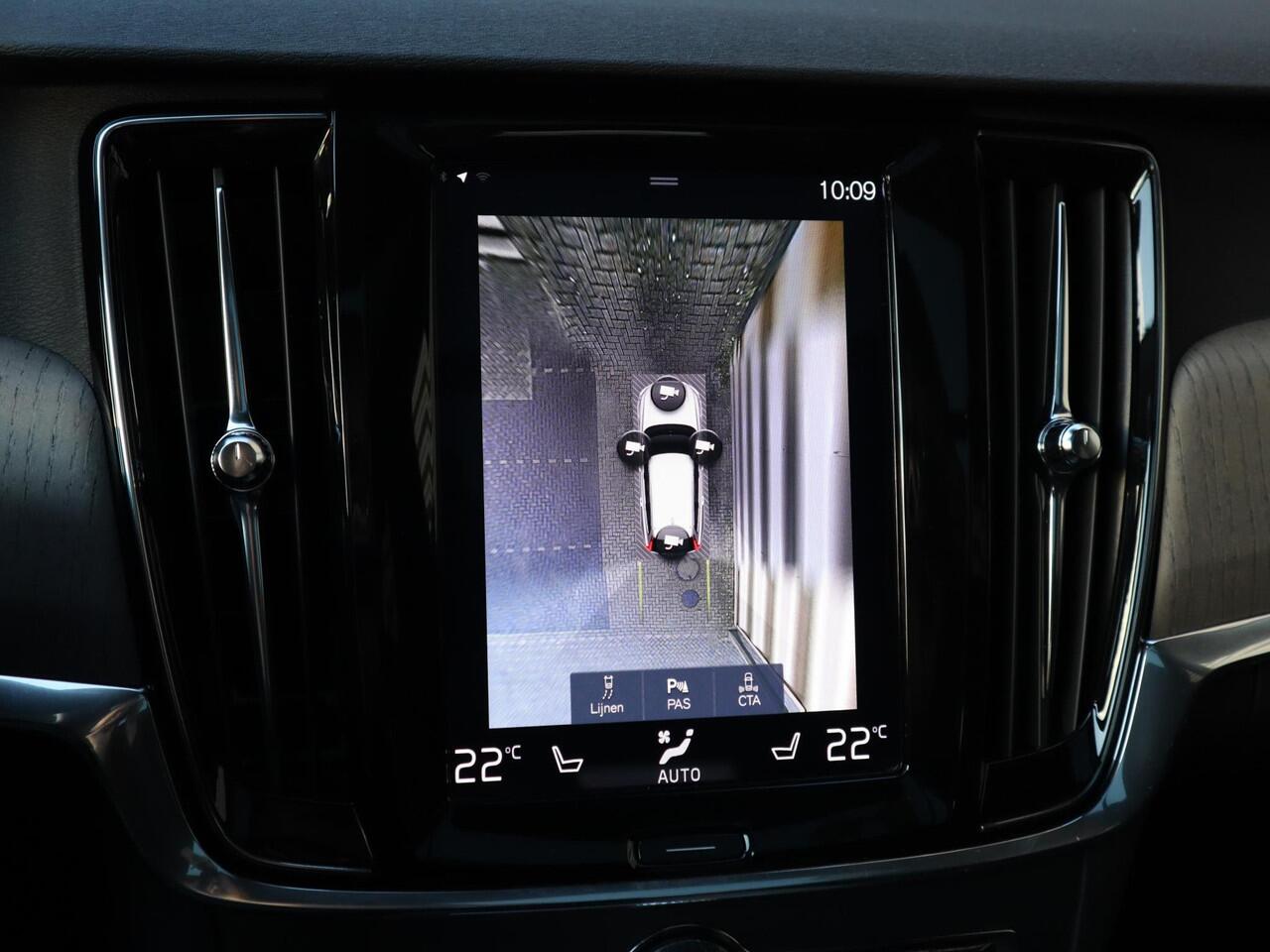 Volvo V90 Cross Country 2.0 B5 AWD Pro | Schuifdak | Trekhaak