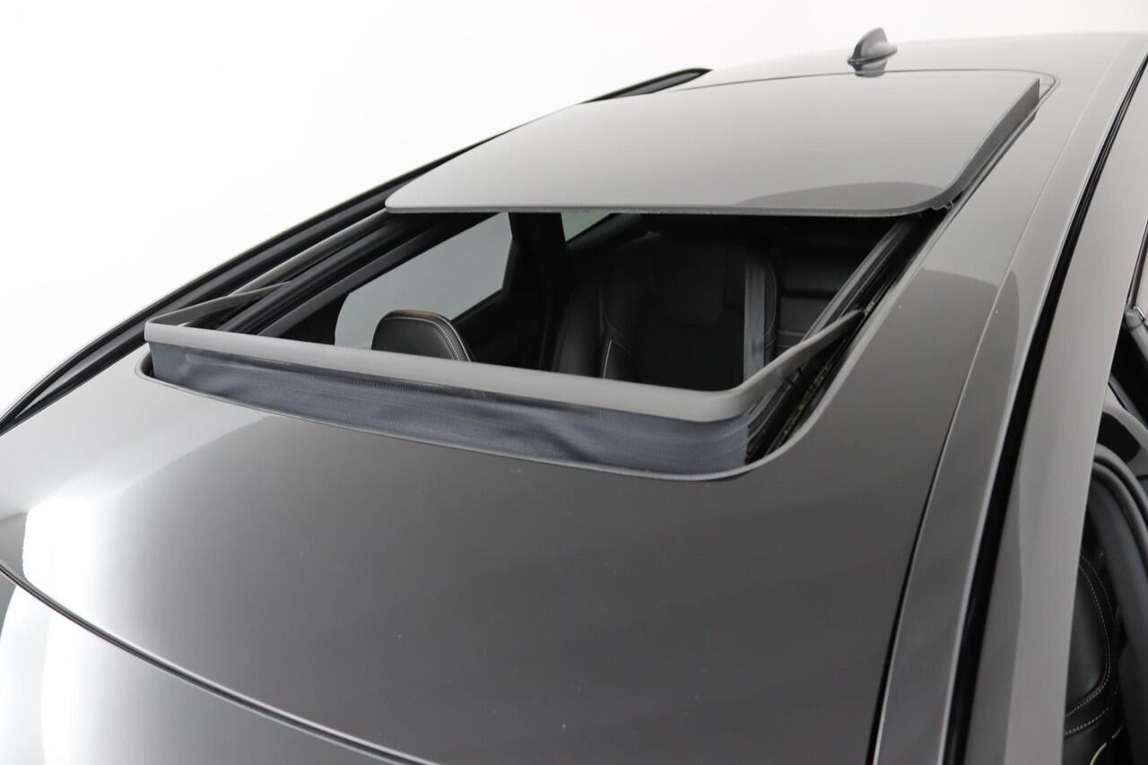 Volvo V90 2.0 T8 AWD R-Design Rijklaarprijs! Panodak! Trekhaak!