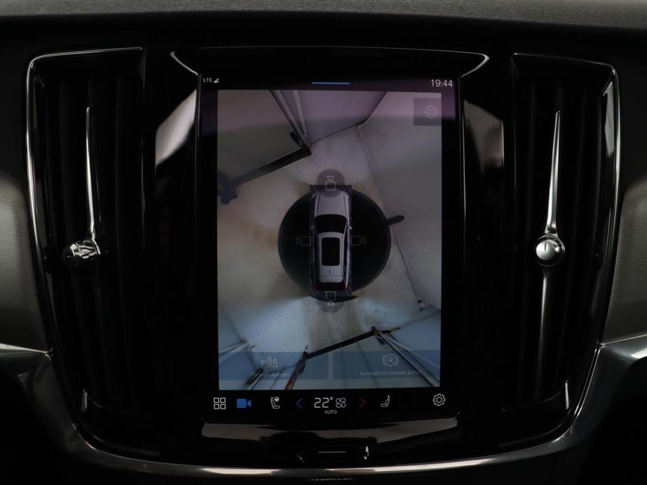 Volvo V90 2.0 T6 Plug In AWD Inscription | SOH 97% | Panoramadak | Head-Up | Leder | Harman/Kardon | 20'' | 360 Camera | Stoelverwarming | Keyless | Carplay | Full LED | Stuurverwarming | PHEV