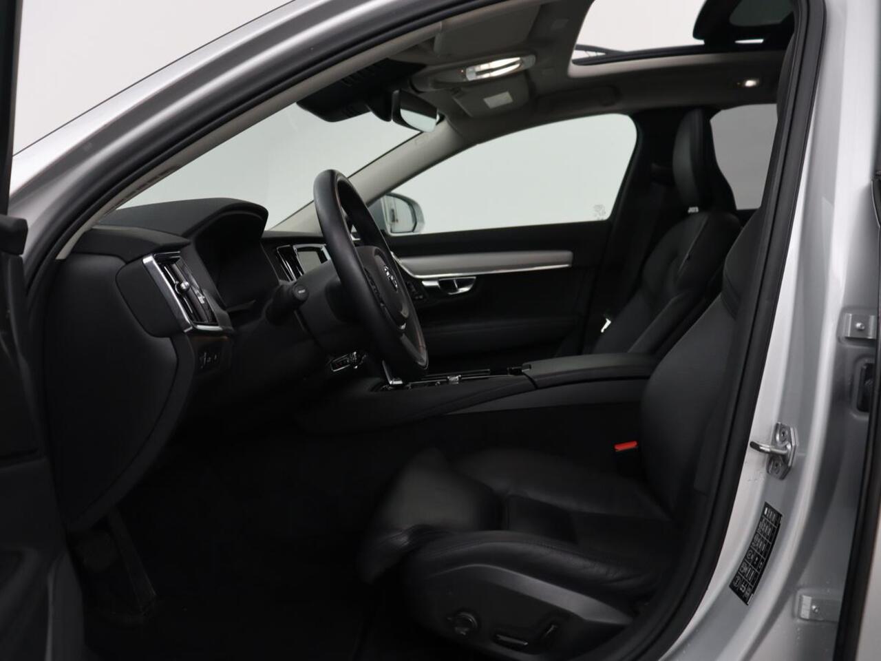 Volvo V90 2.0 T6 Plug In AWD Inscription | SOH 97% | Panoramadak | Head-Up | Leder | Harman/Kardon | 20'' | 360 Camera | Stoelverwarming | Keyless | Carplay | Full LED | Stuurverwarming | PHEV