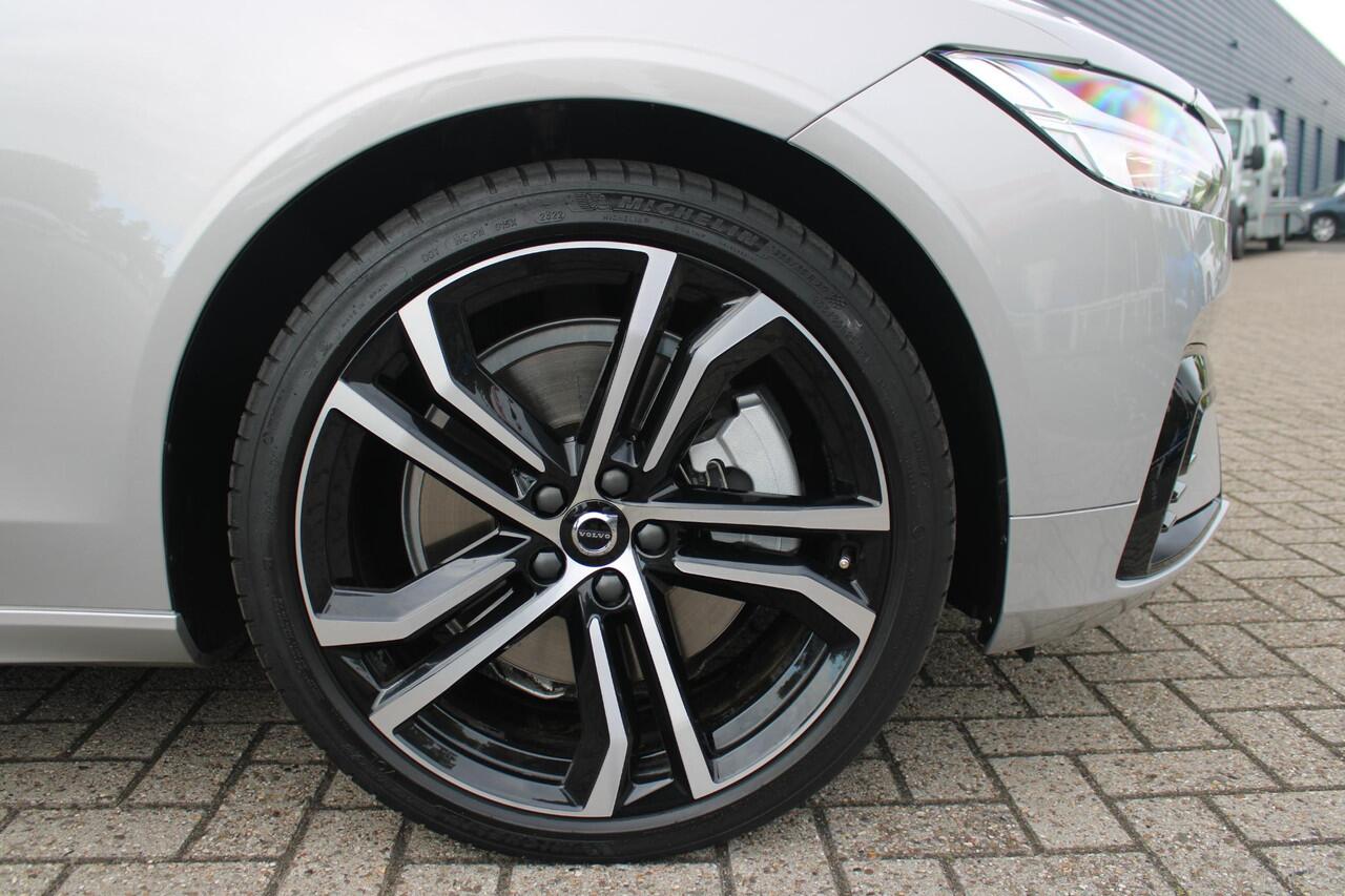 Volvo V90 B5 250PK ULTIMATE DARK MILD HYBRID | PANORAMISCH SCHUIF/KANTEL DAK | HARMAN KARDON PREMIUM AUDIO | FULL-LED ACTIVE HIGH BEAM KOPLAMPEN | LED MISTLAMPEN VOOR | POWER SEATS - BESTUURDERS- EN PASSAGIERSSTOEL ELEKTRISCHVERSTELBAAR MET GEHEUGEN, ELEKTRISCH VER