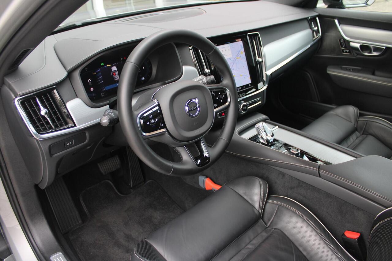 Volvo V90 B5 250PK ULTIMATE DARK MILD HYBRID | PANORAMISCH SCHUIF/KANTEL DAK | HARMAN KARDON PREMIUM AUDIO | FULL-LED ACTIVE HIGH BEAM KOPLAMPEN | LED MISTLAMPEN VOOR | POWER SEATS - BESTUURDERS- EN PASSAGIERSSTOEL ELEKTRISCHVERSTELBAAR MET GEHEUGEN, ELEKTRISCH VER