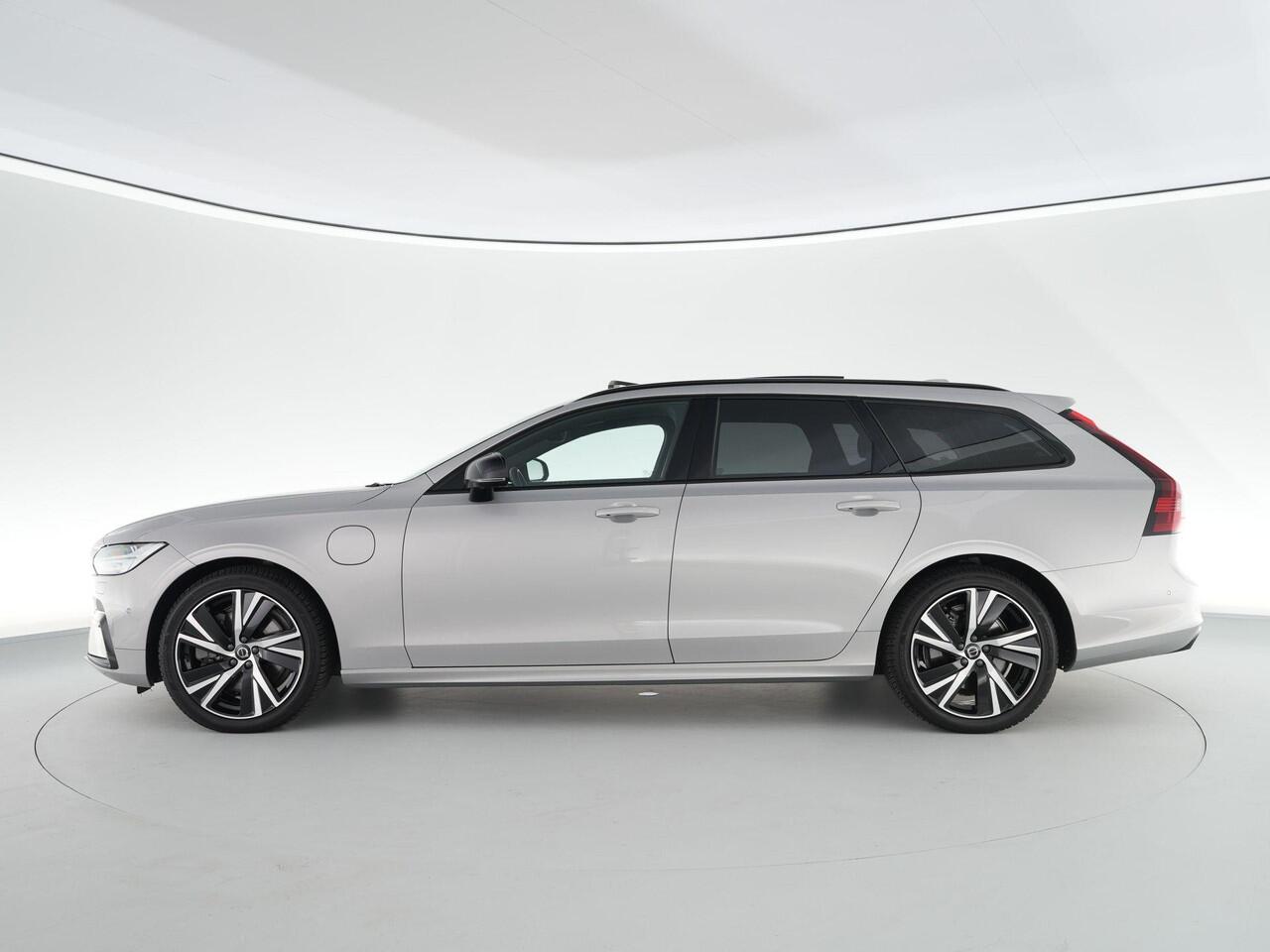Volvo V90 T6 Ultra Dark 2.0 350pk Plug-in hybrid AWD |Bowers&Wilkens|panoramadak|memoy|HUD|lederen sportstoelen|Apple Carplay|elek. trekhaak|360 camera|blind spot|stoel en stuurverwarming|