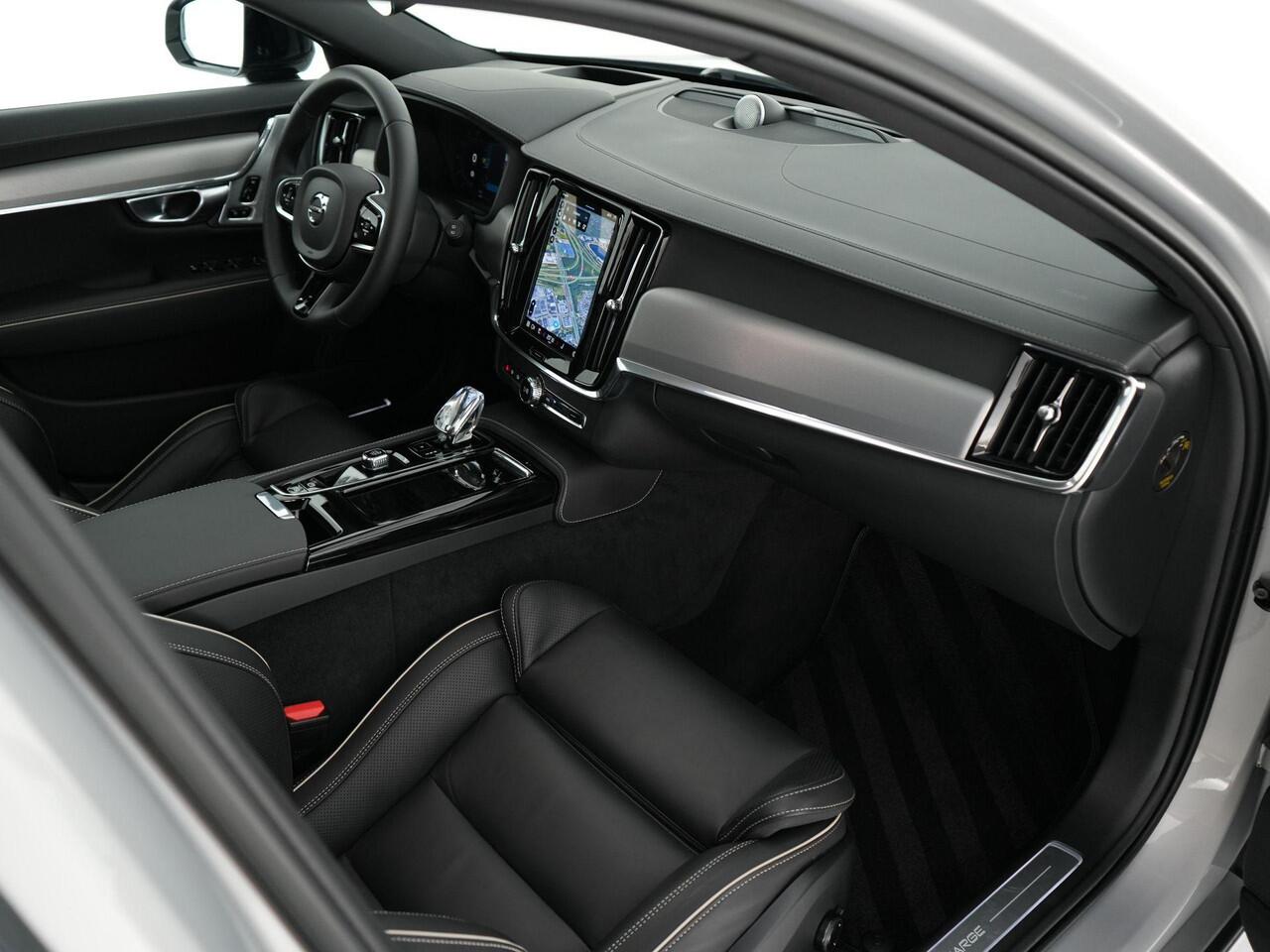 Volvo V90 T6 Ultra Dark 2.0 350pk Plug-in hybrid AWD |Bowers&Wilkens|panoramadak|memoy|HUD|lederen sportstoelen|Apple Carplay|elek. trekhaak|360 camera|blind spot|stoel en stuurverwarming|