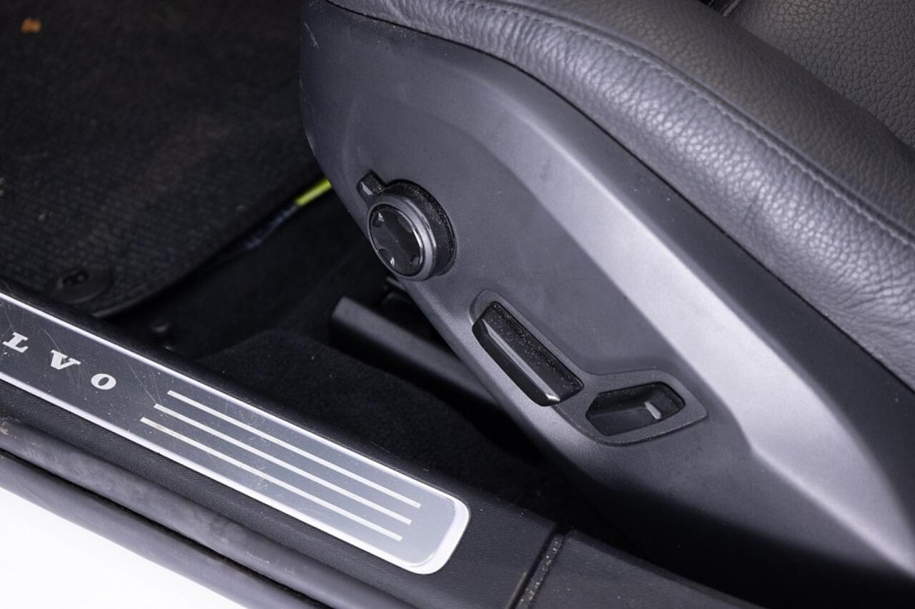 Volvo V90 Cross Country B5 AWD Pro | PANORAMADAK | LEDER | Trekhaak | harman/kardon