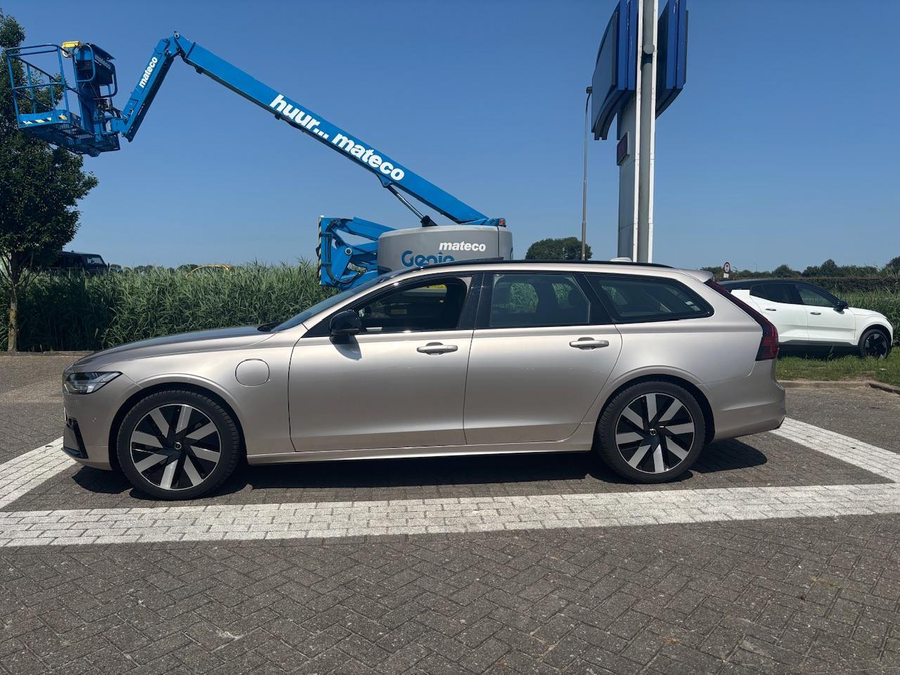 Volvo V90 T6 Plug-in hybrid AWD Ultra Dark | Harman/Kardon | Memory Seats | Climate Pack | 360 Camera | Trekhaak |