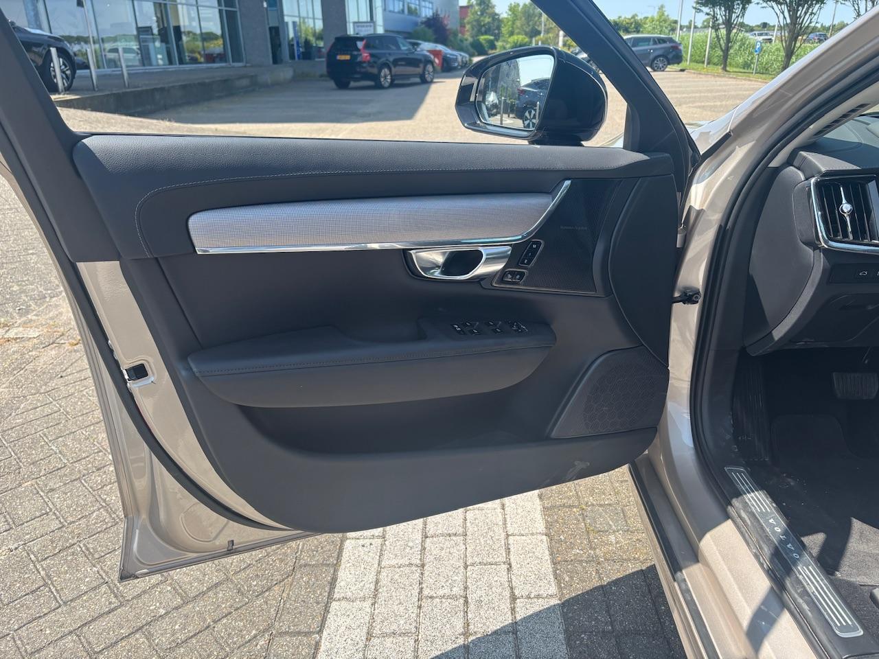 Volvo V90 T6 Plug-in hybrid AWD Ultra Dark | Harman/Kardon | Memory Seats | Climate Pack | 360 Camera | Trekhaak |