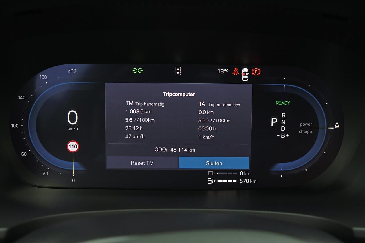 Volvo V90 T6 Recharge AWD Plus Dark - Luchtvering - IntelliSafe Assist & Surround - 360º Camera - Harman/Kardon audio - Adaptieve LED koplampen - Verwarmde voorstoelen, stuur & achterbank - Parkeersensoren voor & achter - Elektr. bedienb. voorstoelen met geheugen -