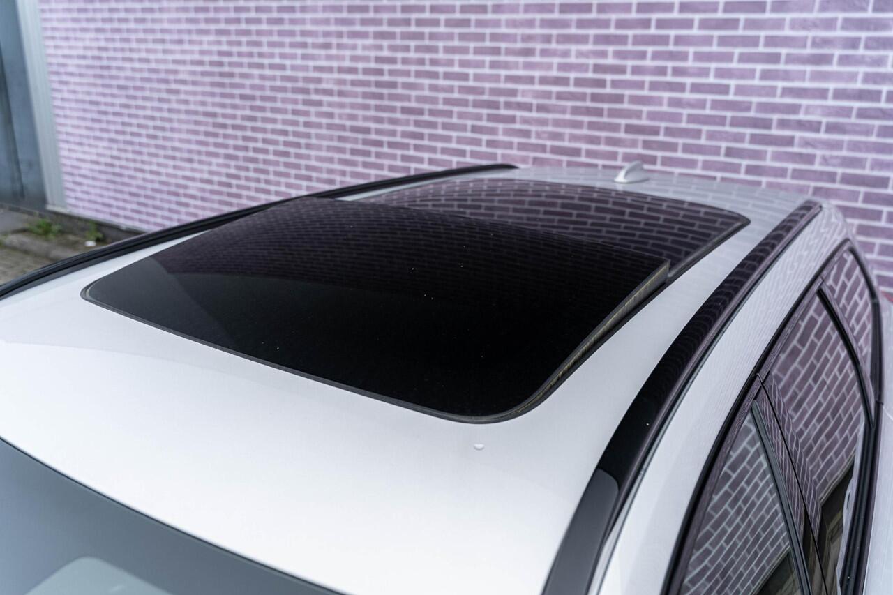 Volvo V90 T8 Plug-in hybrid AWD Ultimate Dark | Google | Longe Range | Bowers & Wilkins Audio | 360 Camera | Luchtvering | Schuif-/Kanteldak | Sportstoelen | Head-Up Display | Stuur-/Stoelverwarming Voor + Achter | Elek. Stoelen | Memory | Getint Glas | Elek. Achte