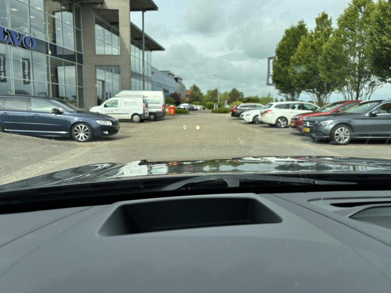 Volvo V90 T8 Plug-in hybrid AWD Ultra Executive Edition | Modeljaar 2026 | Privacy Glas | Bowers & Wilkins | Luchtvering | Massagestoelen |