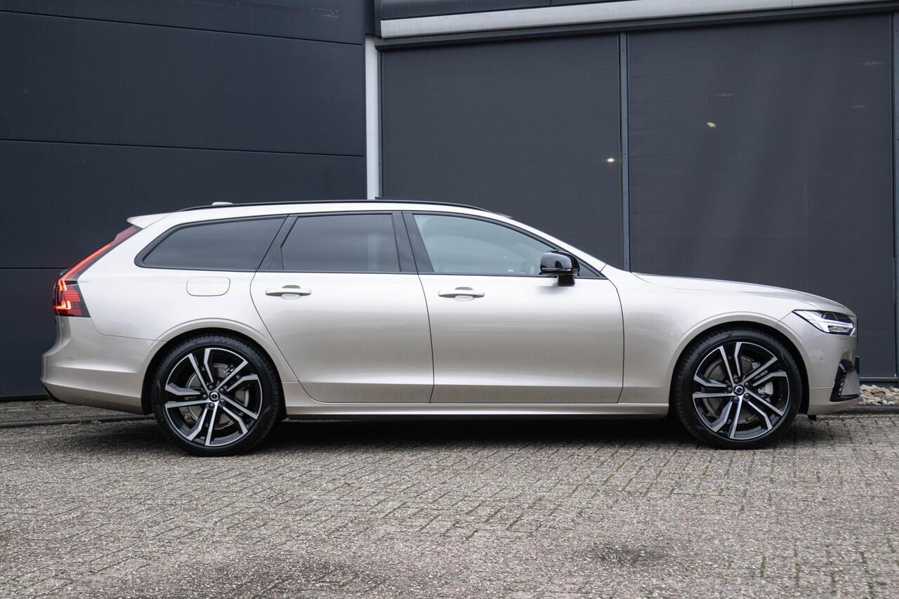 Volvo V90 T6 Automaat Plug-in hybrid AWD Ultra Dark | Luchtvering| Nappa Leder interieur|Massagefunctie in voorstoelen| Interieur Voorverwarming| Premium Audio by Harman en Kardon| Rondomzicht Camera| Head up display| Semi electrische Trekhaak.