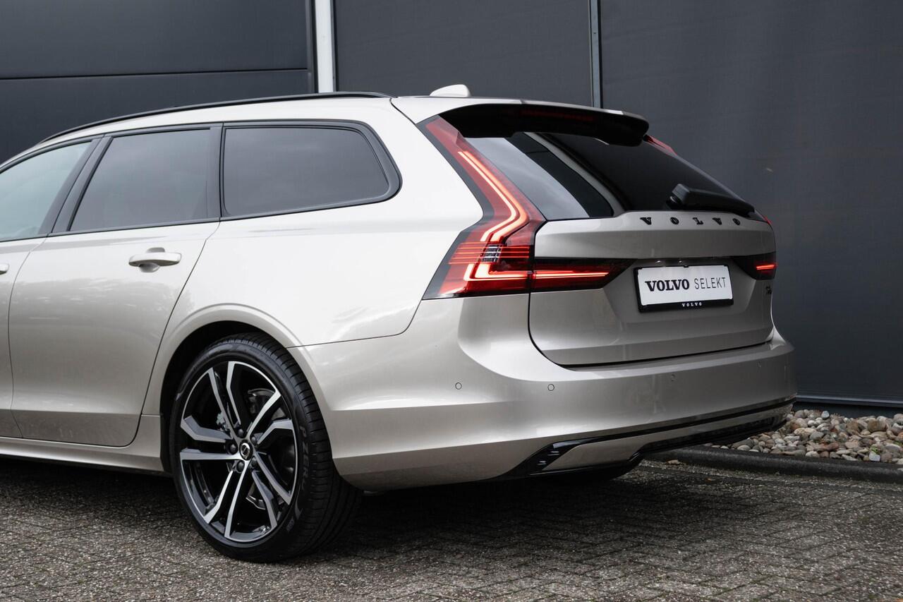 Volvo V90 T6 Automaat Plug-in hybrid AWD Ultra Dark | Luchtvering| Nappa Leder interieur|Massagefunctie in voorstoelen| Interieur Voorverwarming| Premium Audio by Harman en Kardon| Rondomzicht Camera| Head up display| Semi electrische Trekhaak.