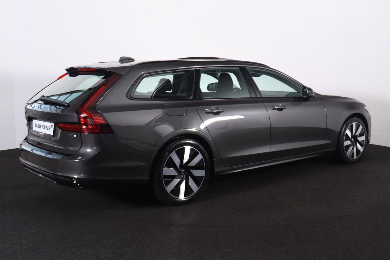 Volvo V90 T8 Recharge AWD Ultra Dark - Panorama/schuifdak - IntelliSafe Assist & Surround - 360º Camera - Harman/Kardon audio - Adaptieve LED koplampen - Verwarmde voorstoelen, stuur & achterbank - Parkeersensoren voor & achter - Elektr. bedienb. voorstoelen met ge