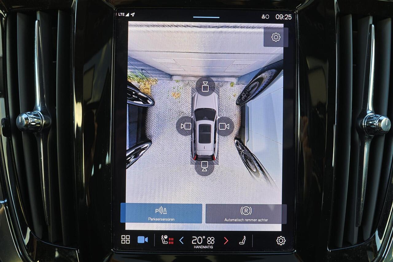 Volvo V90 T8 Recharge AWD Ultra Dark - Panorama/schuifdak - IntelliSafe Assist & Surround - 360º Camera - Harman/Kardon audio - Adaptieve LED koplampen - Verwarmde voorstoelen, stuur & achterbank - Parkeersensoren voor & achter - Elektr. bedienb. voorstoelen met ge