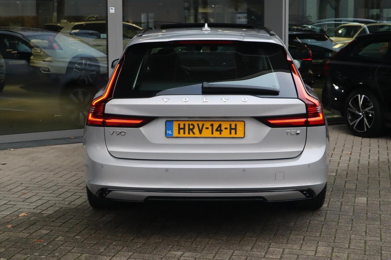 Volvo V90 2.0 T8 Plug-in hybrid AWD Ultra Dark | Head-up Display| Gelaagde zijruiten| 360* Camera| Semi-elektrisch inklapbare trekhaak|