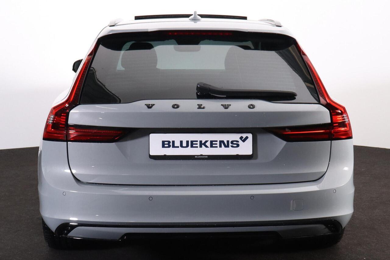 Volvo V90 T6 Recharge AWD Ultra Dark - Luchtvering - Panorama/schuifdak - IntelliSafe Assist & Surround - 360º Camera - Harman/Kardon audio - Adaptieve LED koplampen - Verwarmde voorstoelen, stuur & achterbank - Parkeersensoren voor & achter - Elektr. bedienb. voor