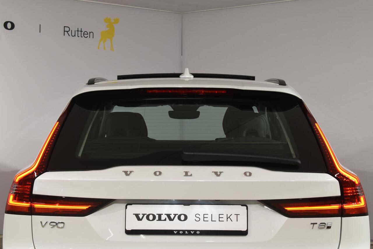 Volvo V90 T8 455PK Automaat Plug-in Hybrid AWD Ultra Dark / Navigatie / 360 Camera / Harman Kardon / Stuur & Stoelverwarming / Gelaagde Zijruiten / LM Velgen / Trekhaak