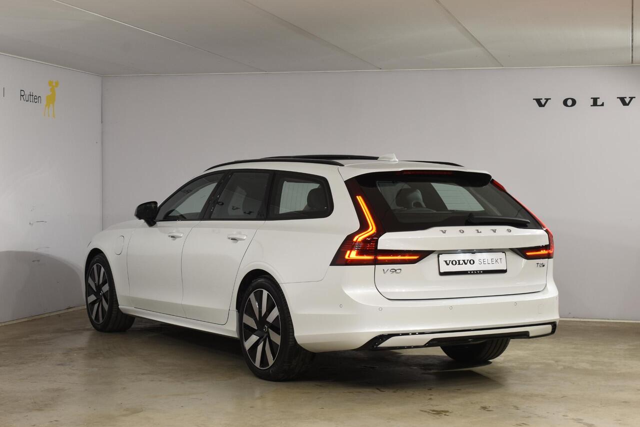 Volvo V90 T8 455PK Automaat Plug-in Hybrid AWD Ultra Dark / Navigatie / 360 Camera / Harman Kardon / Stuur & Stoelverwarming / Gelaagde Zijruiten / LM Velgen / Trekhaak