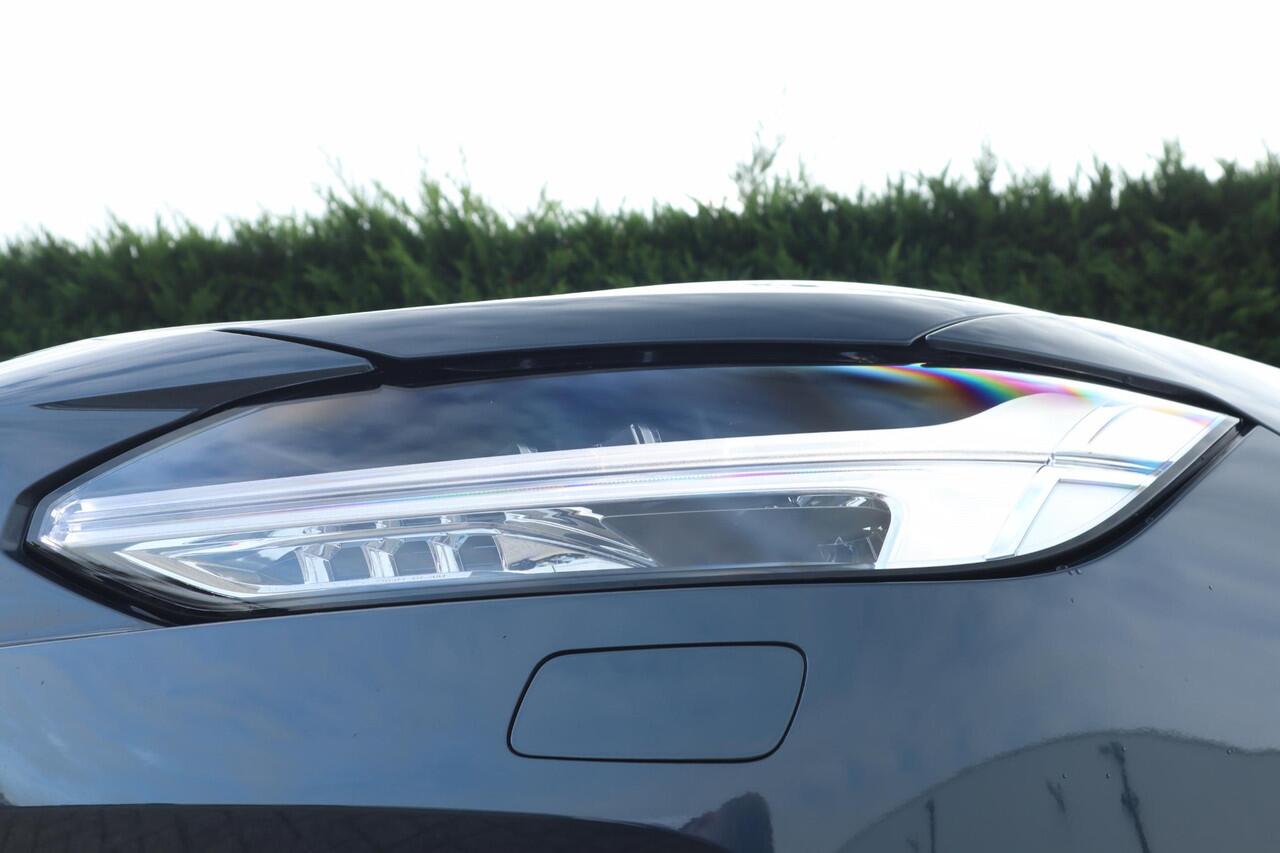 Volvo V90 2.0 T6 Plug-in hybrid AWD Ultra Bright | Luchtvering | B&W Audio | 360-camera | Head-up display | Schuif/kanteldak