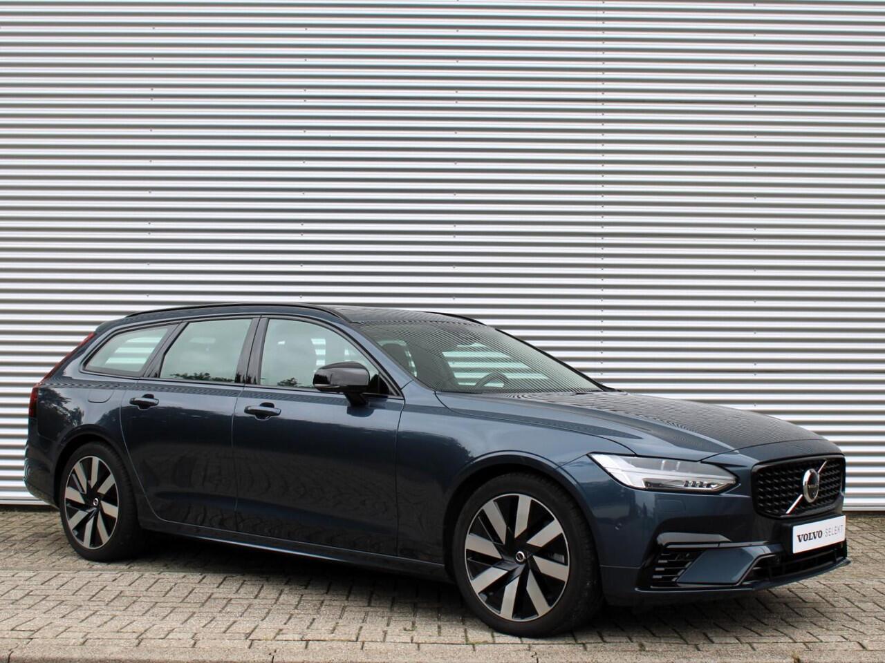 Volvo V90 T6 Plug-in hybrid AWD Ultimate Dark Automaat / Panoramadak / 360 graden camera / Volvo Alarm / Massagefunctie voorstoelen / 20" velgen