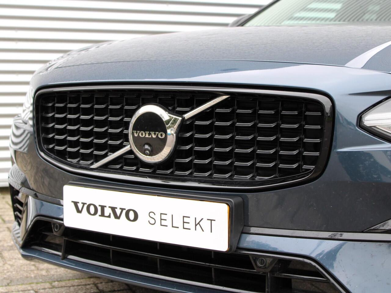 Volvo V90 T6 Plug-in hybrid AWD Ultimate Dark Automaat / Panoramadak / 360 graden camera / Volvo Alarm / Massagefunctie voorstoelen / 20" velgen