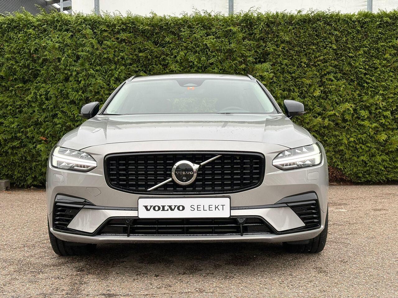 Volvo V90 T8 Plug-in hybrid AWD Ultra Dark | Panoramadak | Harman/Kardon | 360 camera | Trekhaak |