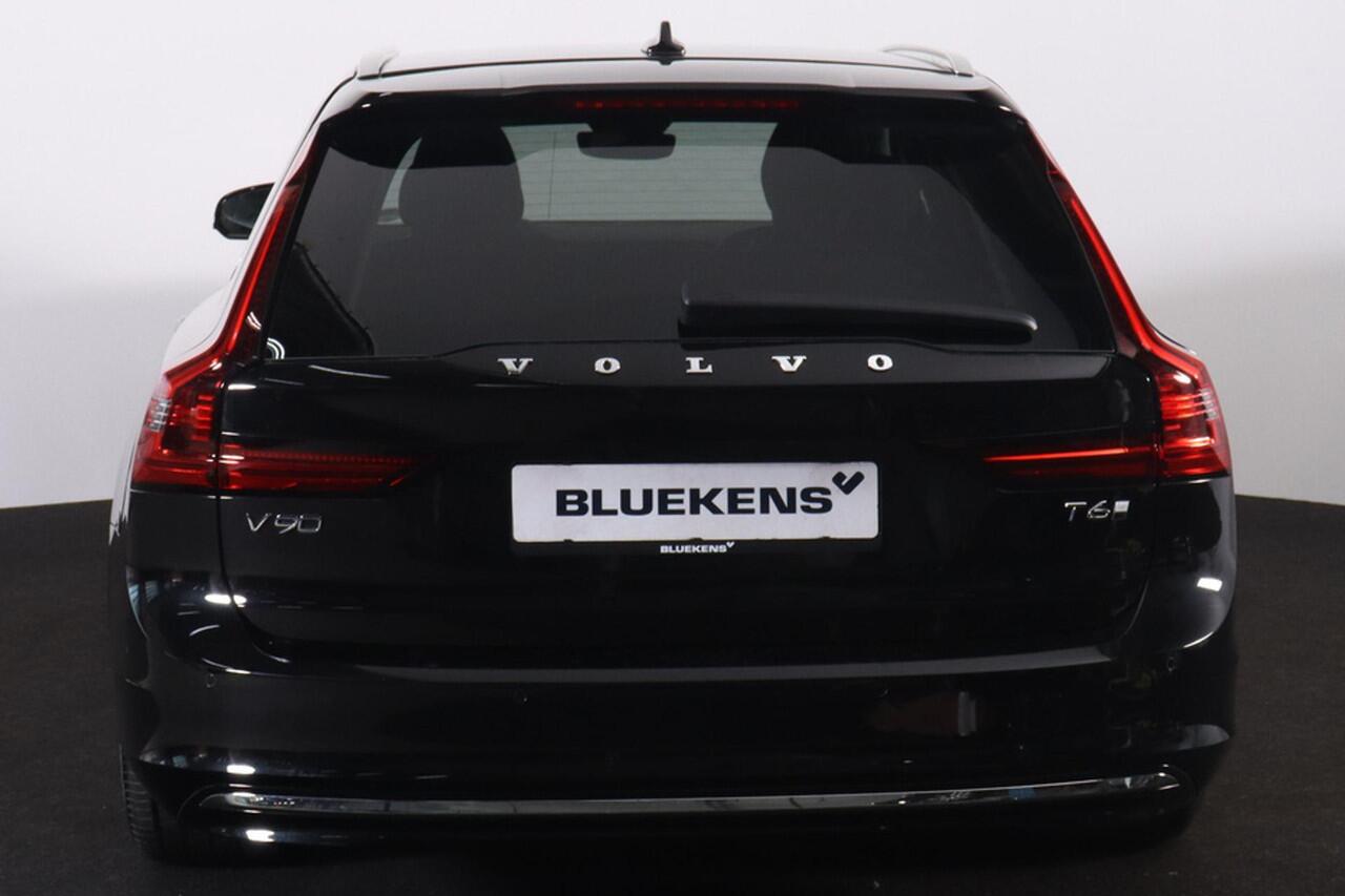 Volvo V90 T6 Recharge AWD Plus Bright - IntelliSafe Assist & Surround - 360º Camera - Harman/Kardon audio - Adaptieve LED koplampen - Verwarmde voorstoelen, stuur & achterbank - Parkeersensoren voor & achter - Elektr. bedienb. voorstoelen met geheugen - Extra getin
