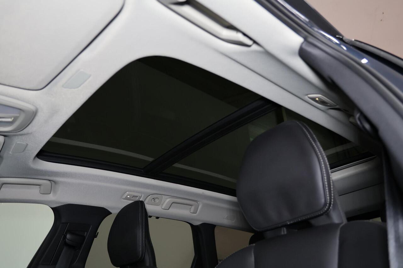Volvo V90 T8 Recharge AWD Ultra Bright - Panorama/schuifdak - IntelliSafe Assist & Surround - 360º Camera - Harman/Kardon audio - Adaptieve LED koplampen - Verwarmde voorstoelen, stuur & achterbank - Parkeersensoren voor & achter - Elektr. bedienb. voorstoelen met 