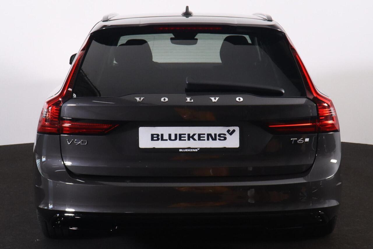 Volvo V90 T6 Recharge AWD Plus Dark - IntelliSafe Assist & Surround - 360º Camera - Harman/Kardon audio - Adaptieve LED koplampen - Verwarmde voorstoelen, stuur & achterbank - Parkeersensoren voor & achter - Elektr. bedienb. voorstoelen met geheugen - Extra getint 
