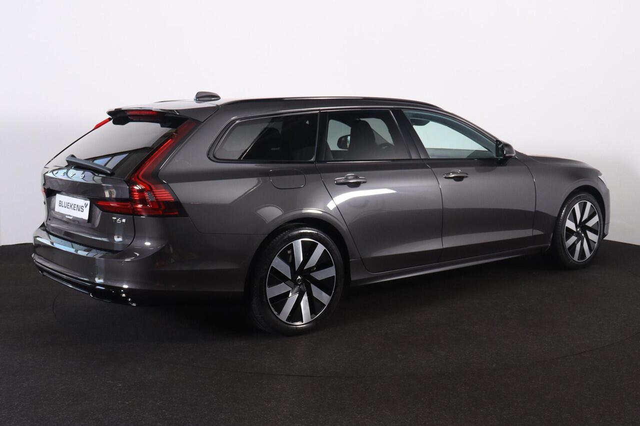 Volvo V90 T6 Recharge AWD Plus Dark - IntelliSafe Assist & Surround - 360º Camera - Harman/Kardon audio - Adaptieve LED koplampen - Verwarmde voorstoelen, stuur & achterbank - Parkeersensoren voor & achter - Elektr. bedienb. voorstoelen met geheugen - Extra getint 