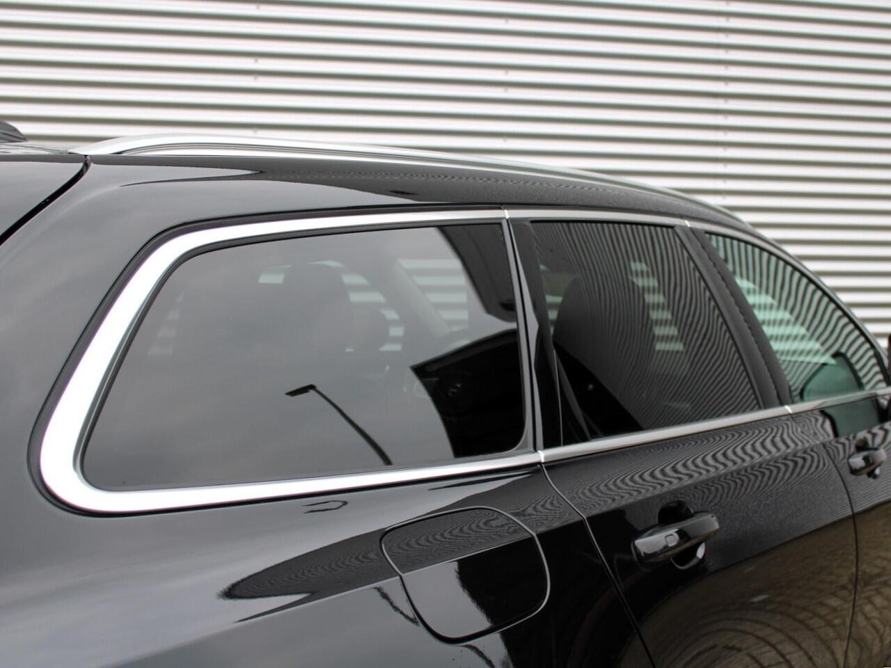 Volvo V90 T6 Recharge AWD Core Bright Automaat / 360* camera / Privacy glas / Adaptive cruise control / Leder interieur / Google Maps navi