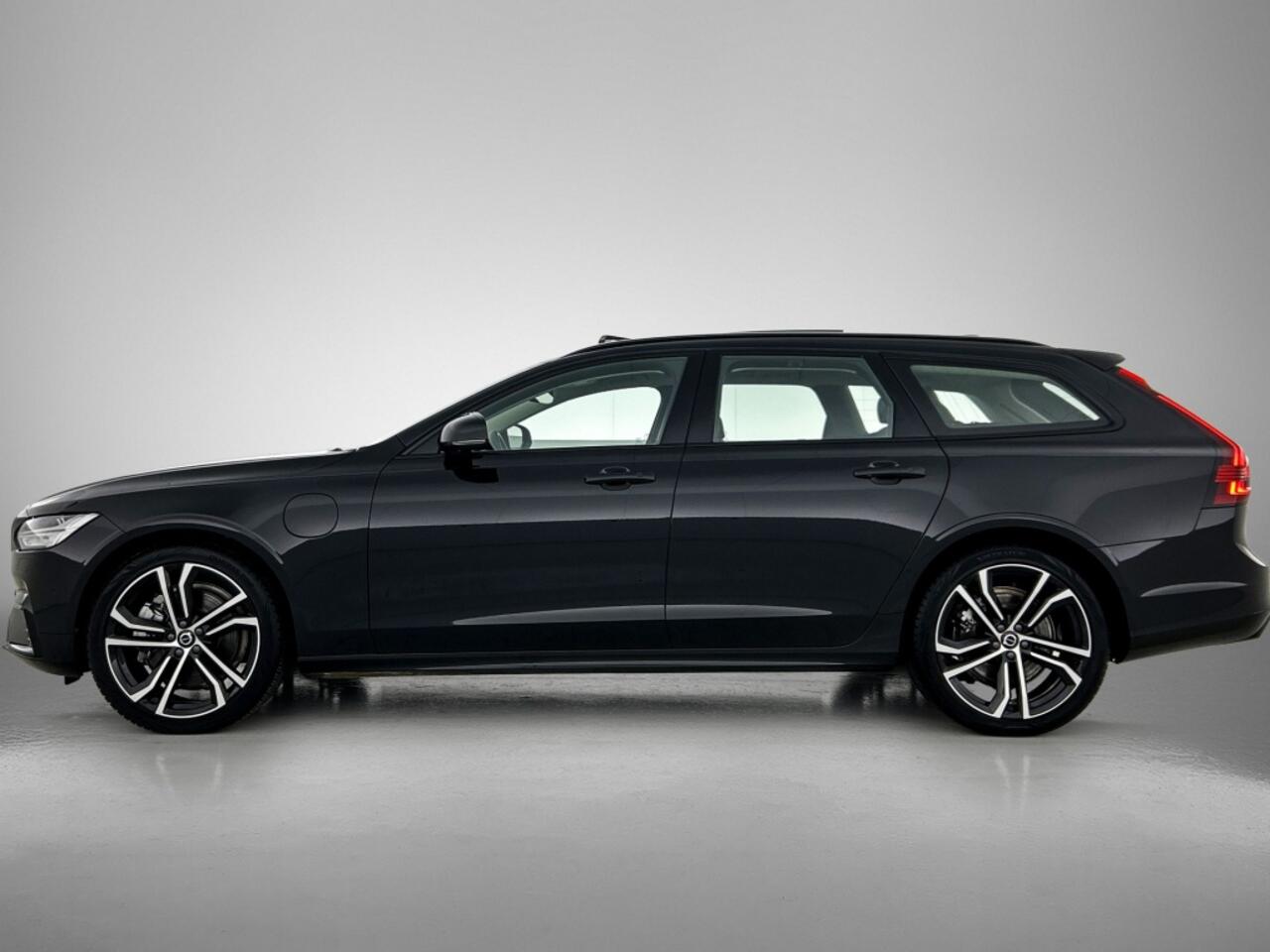 Volvo V90 T8 Ultra Dark Recharge Plug-In Hybrid AWD