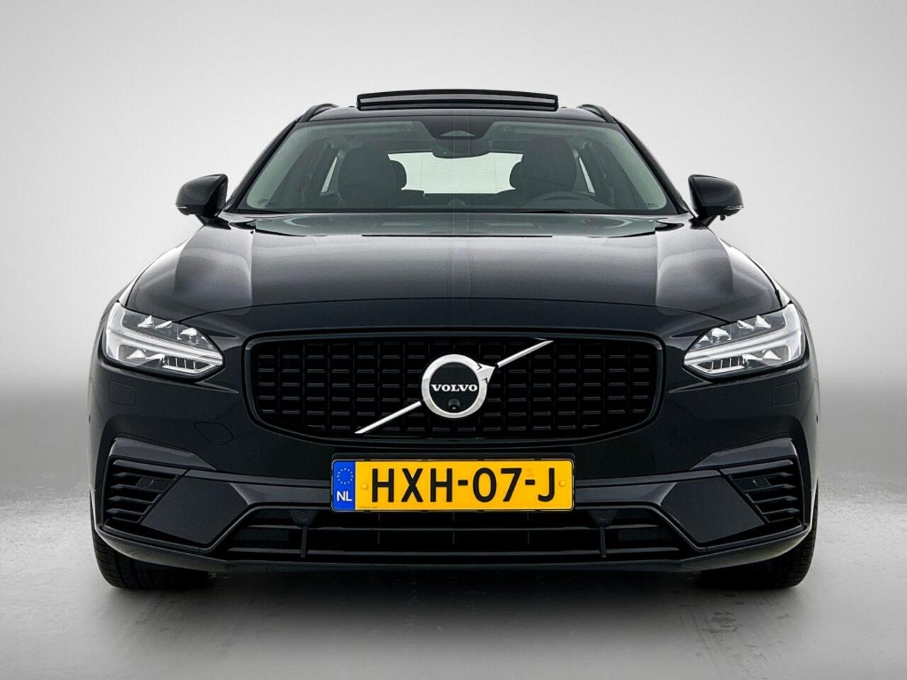 Volvo V90 T8 Ultra Dark Recharge Plug-In Hybrid AWD