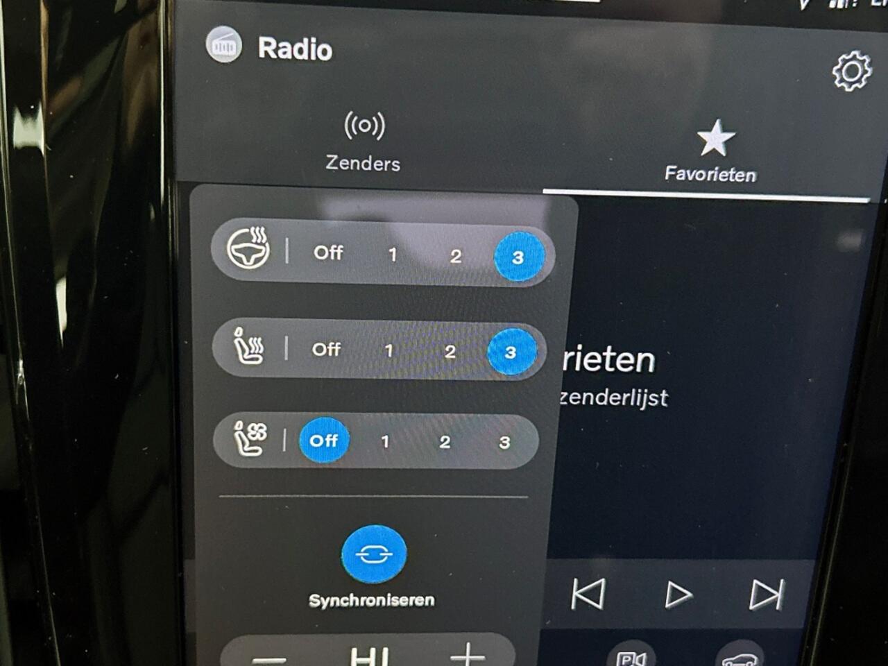 Volvo V90 T8 Ultra Dark Recharge Plug-In Hybrid AWD