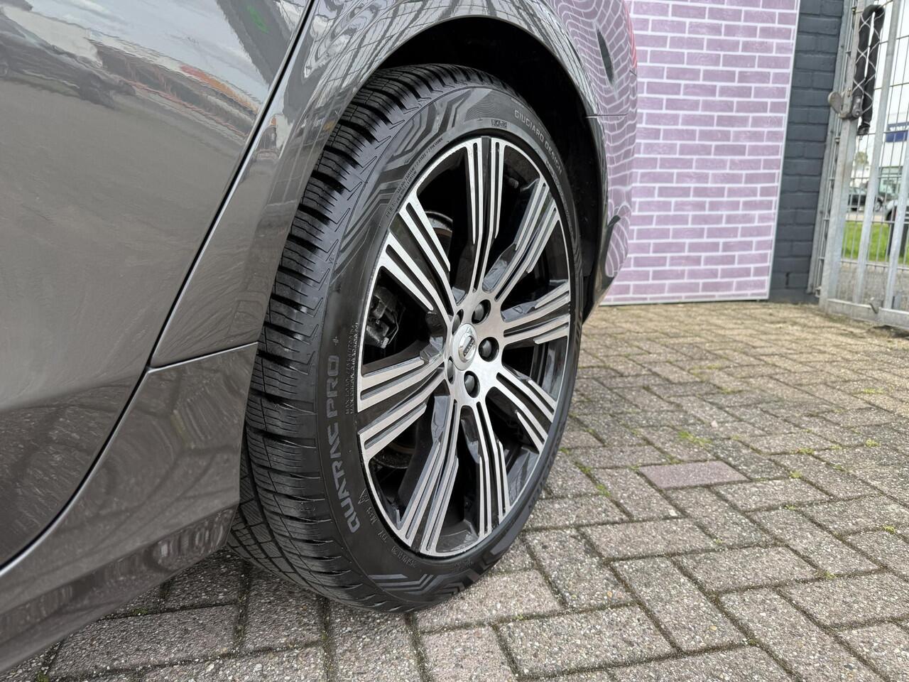 Volvo V90 2.0 T8 Plug-in hybrid AWD Ultra Dark | Gelaagd glas | Trekhaak | Luchtvering | Bowers & Wilkins | Massage | Stoel Koeling | 360° Camera | Adaptieve cruise | Stoel/stuur verwarming |