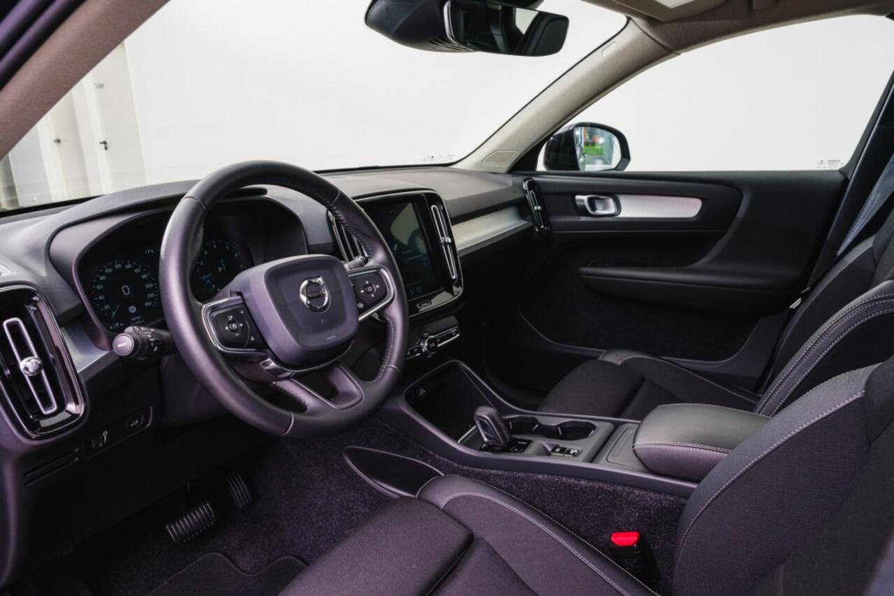 Volvo XC40 T4 Momentum, Business Pack, Intellisafe Pro Line