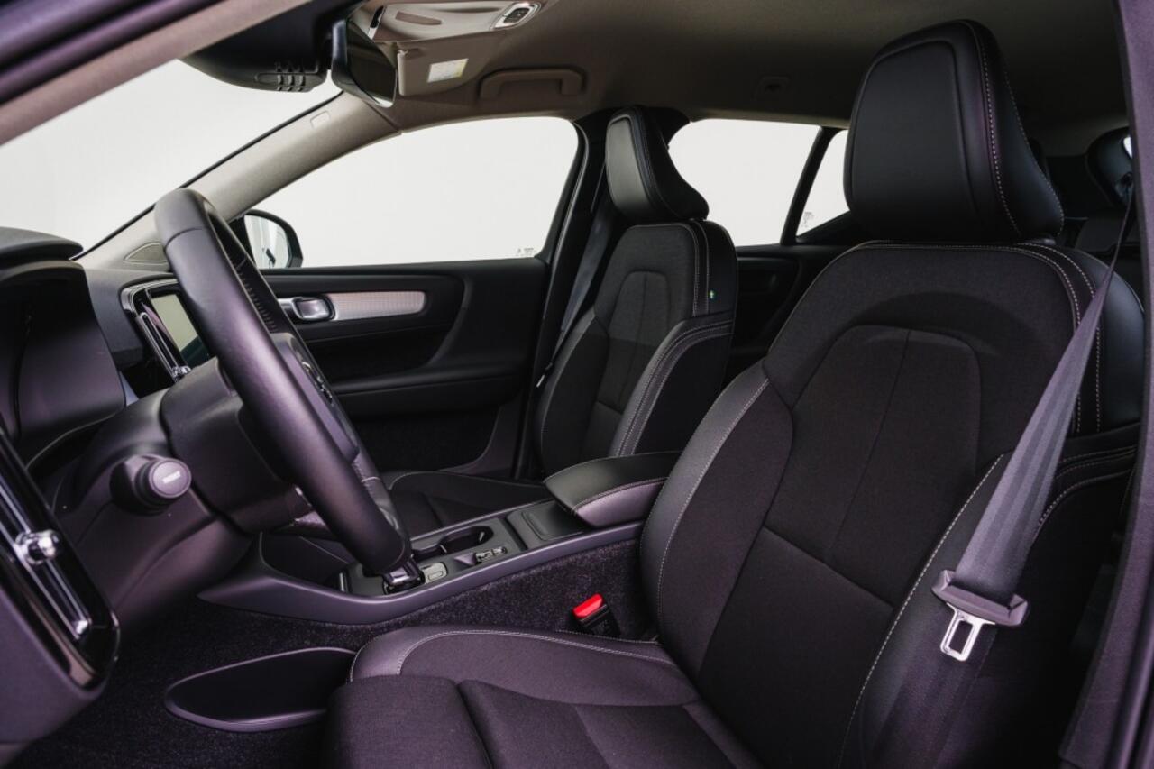 Volvo XC40 T4 Momentum, Business Pack, Intellisafe Pro Line