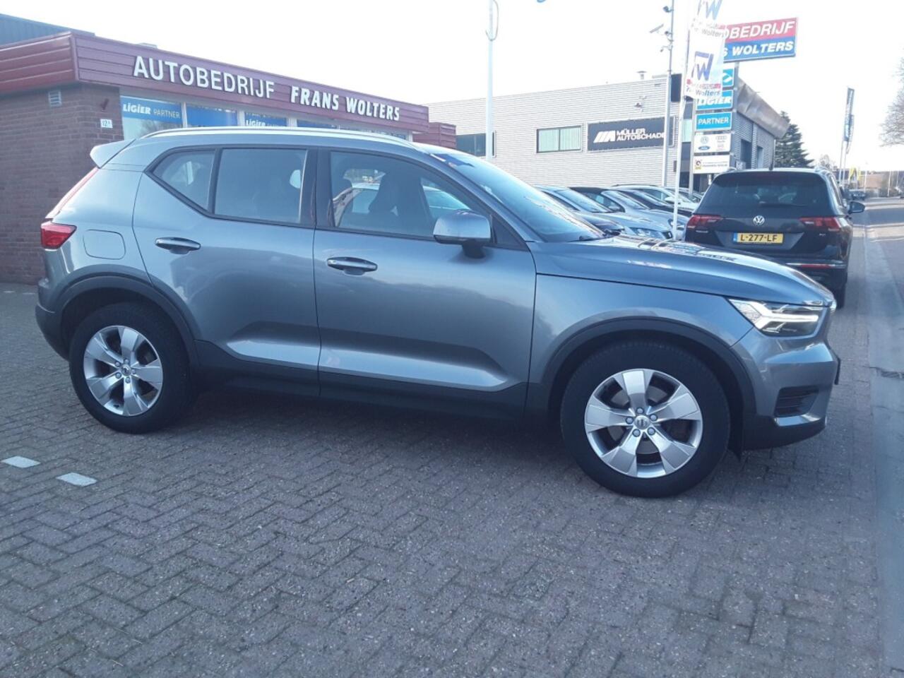 Volvo XC40 2.0 T4 MOMENTUM 191 PK / TREKHAAK