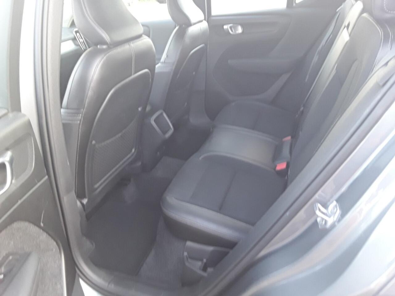 Volvo XC40 2.0 T4 MOMENTUM 191 PK / TREKHAAK