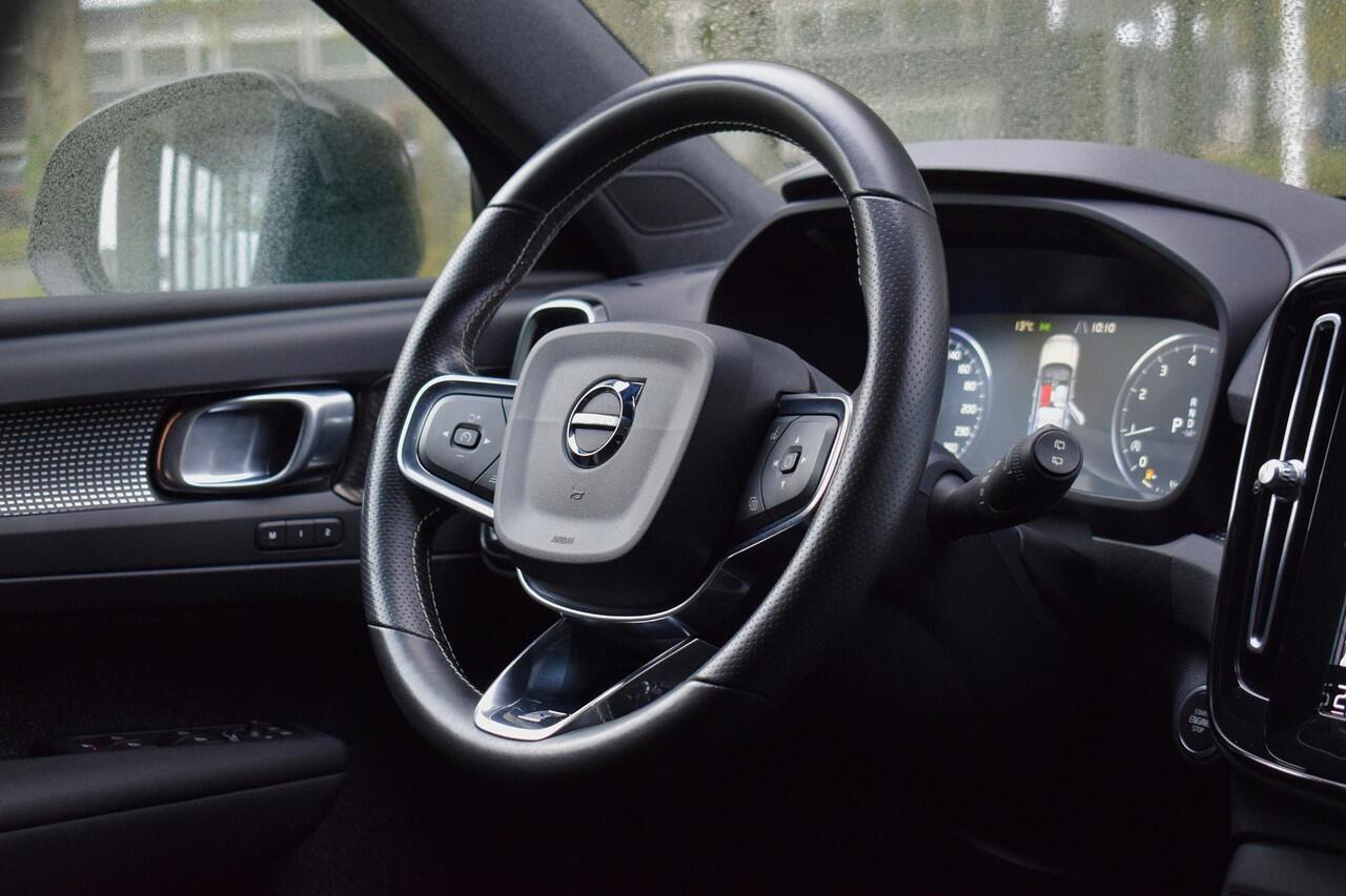 Volvo XC40 2.0 T5 AWD R-Design met Pano/Trekh/Harman/Camera