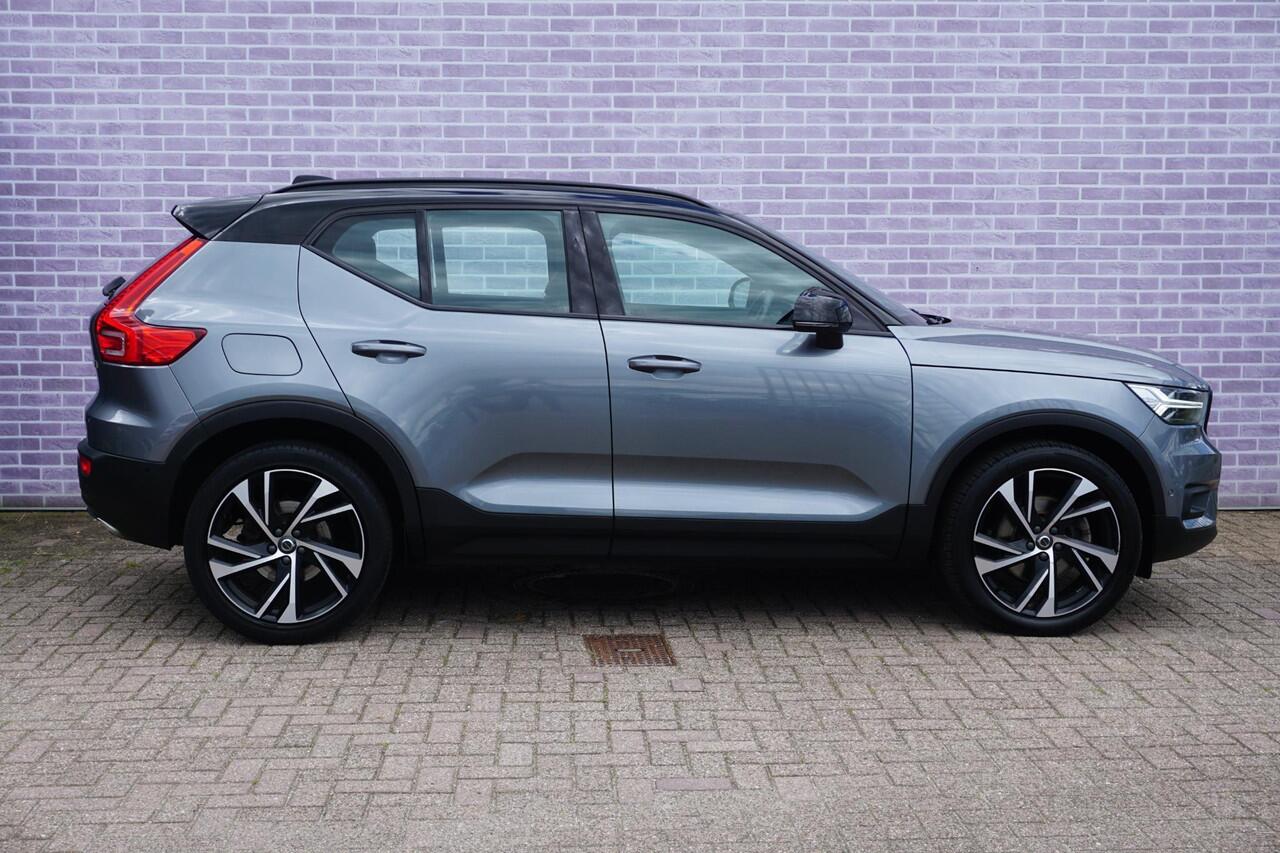 Volvo XC40 2.0 T5 AWD R-Design Intro Edition | 2100KG TREKGEWICHT | Trekhaak | Schuif/kantel panoramadak | BLIS | Keyless entry/start | Volvo on Call | Parkeercamera | Stoelverwarming | Adaptieve cruise control |