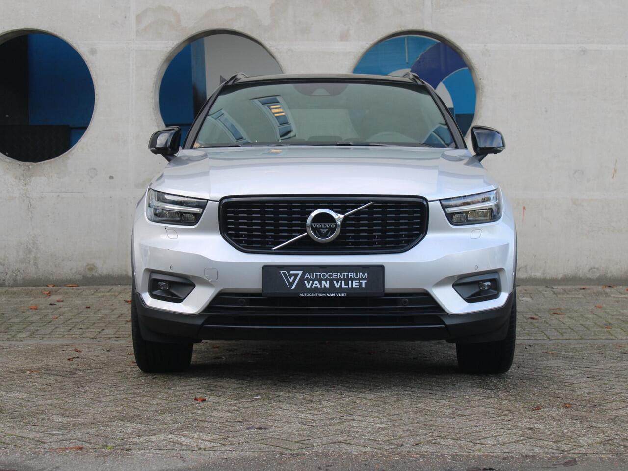 Volvo XC40 2.0 T5 AWD R-Design Intro Edition | ELEKTRISCH SCHUIFDAK | LEDEREN BEKLEDING | 2100 KG TREKGEWICHT |