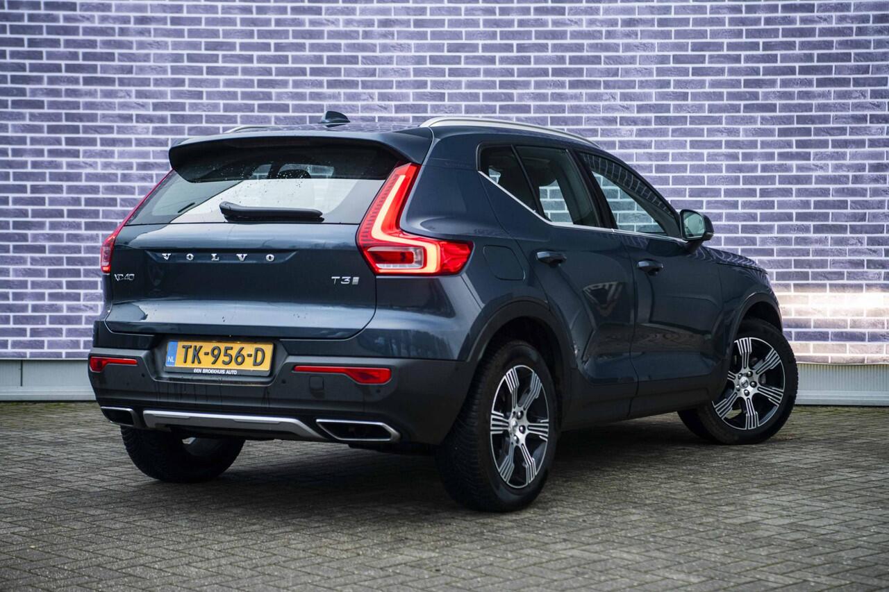 Volvo XC40 1.5 T3 Inscription | Trekhaak | Panoramisch Schuif-/kanteldak | Memory | Camera | Parkeersensoren | Leer | Stoelverwarming |