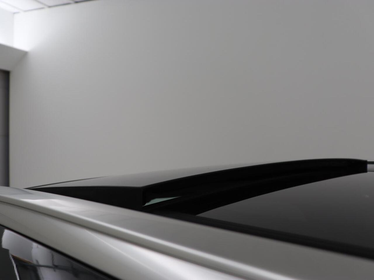 Volvo XC40 2.0 T4 Inscription | Panoramadak | Leder | Adaptive cruise | Trekhaak | Stoelverwarming | 360 Camera | Keyless | Navigatie | Full LED