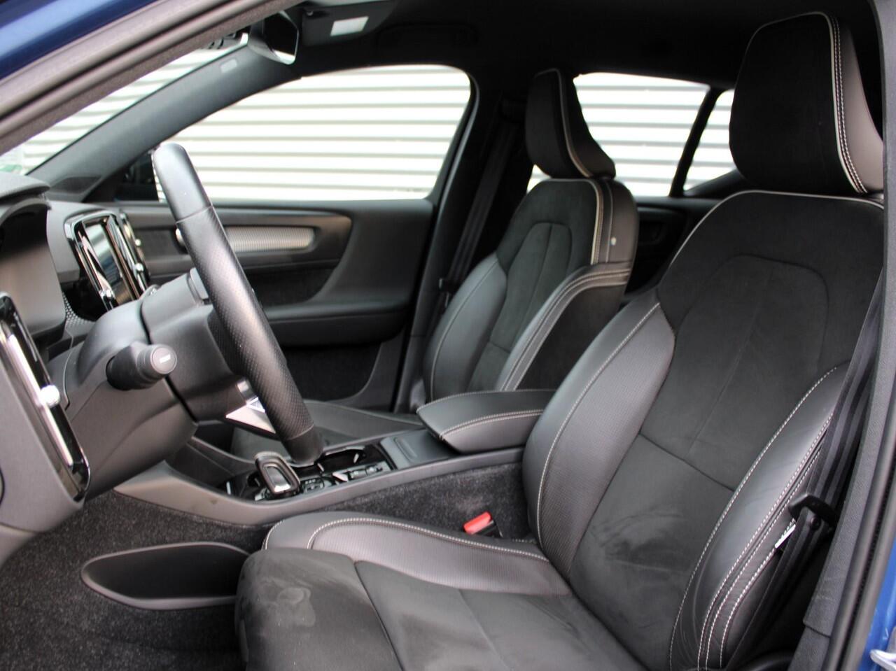 Volvo XC40 2.0 T4 R-Design Automaat / Trekhaak / 360* camera / Verwarmd voorruit / DAB radio